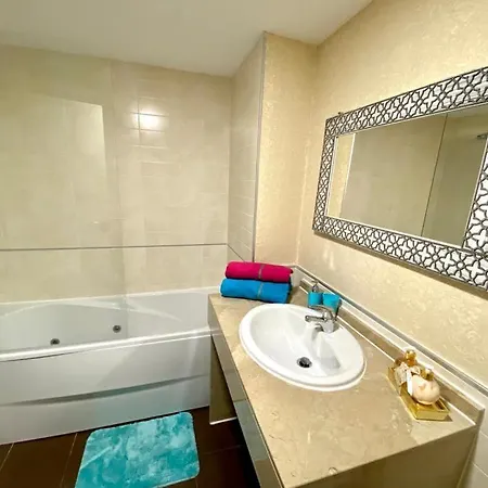 Apartment Alcaidesa דירה